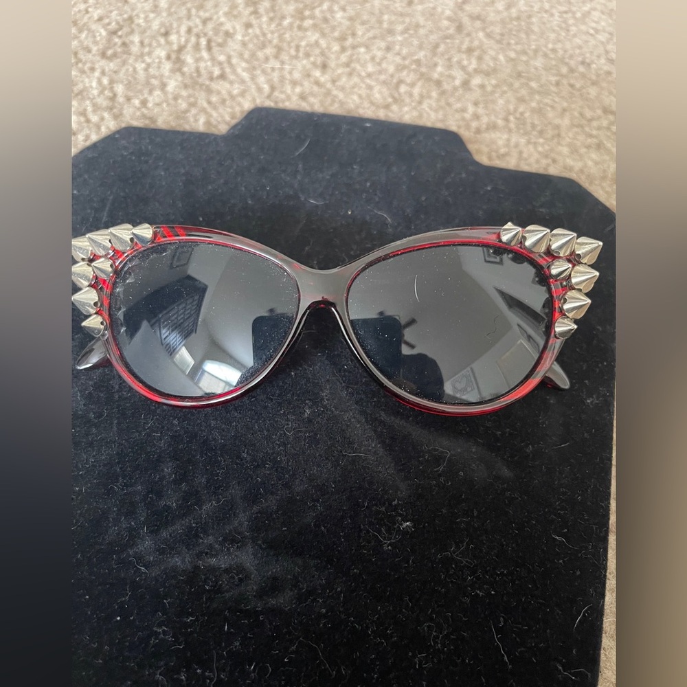 3 pairs of glasses